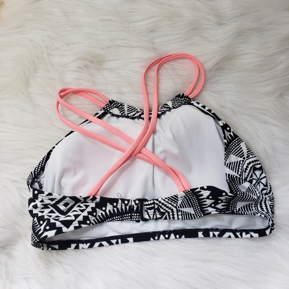 Xhilaration double strap criss cross bandeau top - Picture 5 of 8